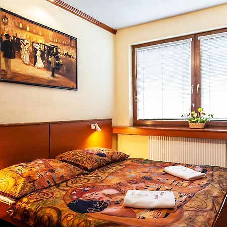 Hotel Áčko Ruzomberok Esterno foto